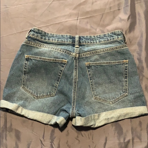 H&M Jean shorts - Picture 2 of 2